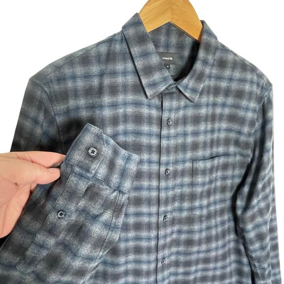 VINCE Men’s Classic Fit Blue Plaid Button Up Long Sleeve Flannel med - Picture 2 of 3